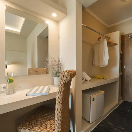 Hotel Aeolos Bay 3*