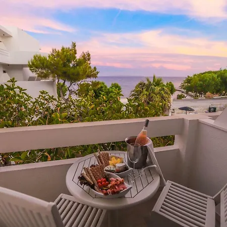 Hotel Aeolos Bay 3*